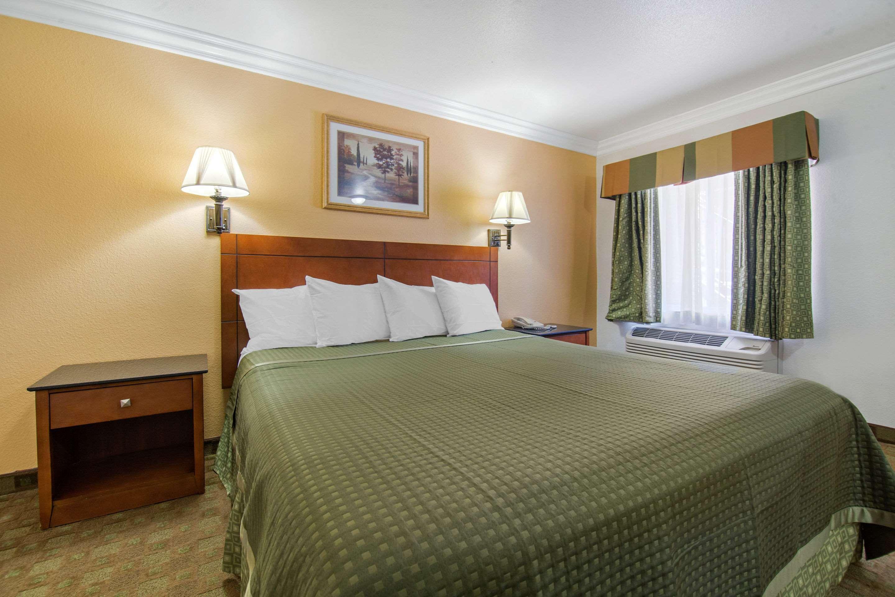 Rodeway Inn Adelanto US 395 Esterno foto