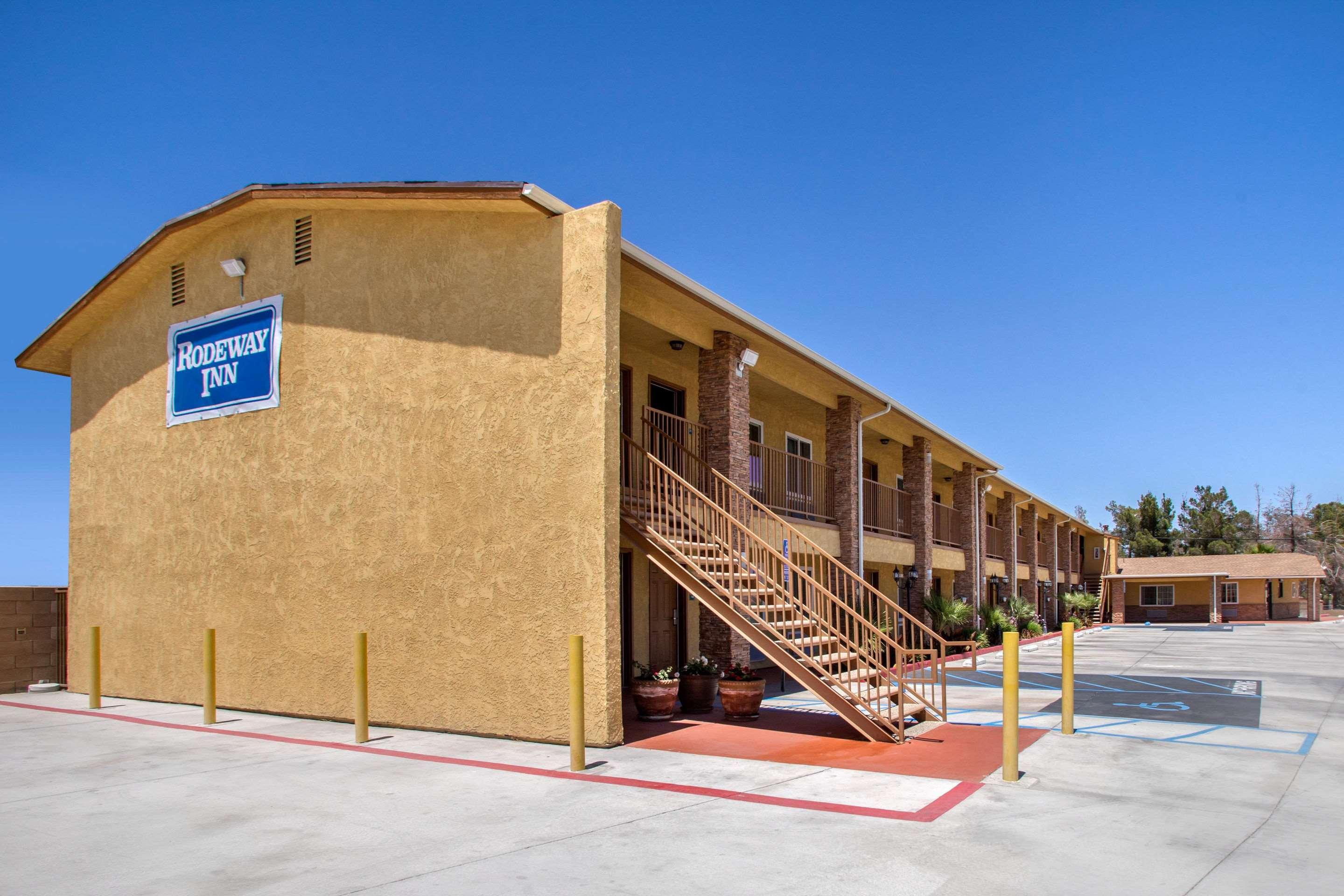 Rodeway Inn Adelanto US 395 Esterno foto