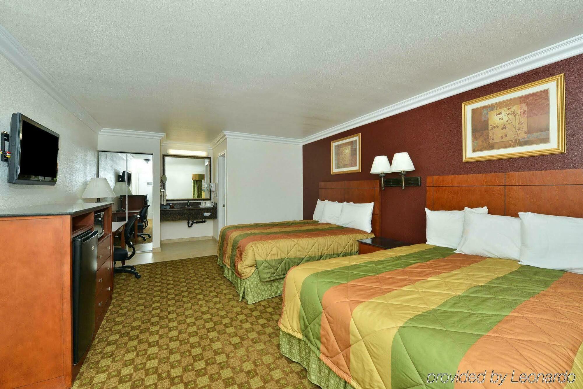 Rodeway Inn Adelanto US 395 Esterno foto